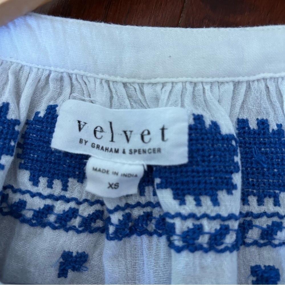 $193 VELVET BY GRAHAM & SPENCER
Lynette Embroidered Cotton Top XS oversized - Picture 9 of 12